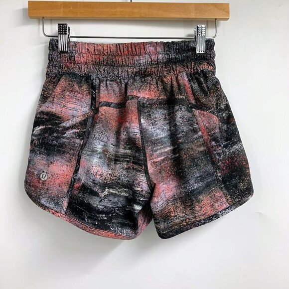 Lululemon Women's Tracker Athletic Outdoor 4" Inseam Running Yoga Short Size 4 - Picture 2 of 11